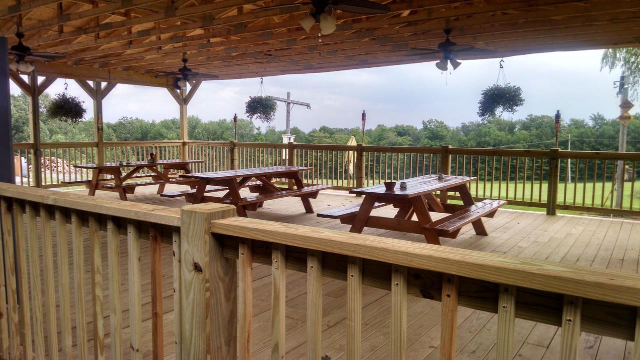 Lakewood Lodge & Restaurant Exterior photo